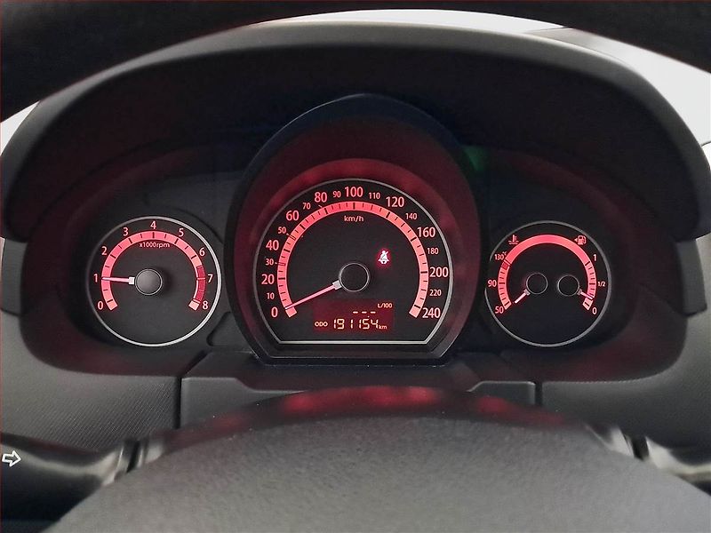 Kia Ceed (2011) 1.6 CVVT, po STK, jezdí dobře - fotka 11 z 15