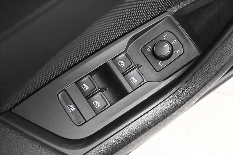 Škoda Octavia 2,0 TDI 110 kW DSG Style Záruk - fotka 26 z 32