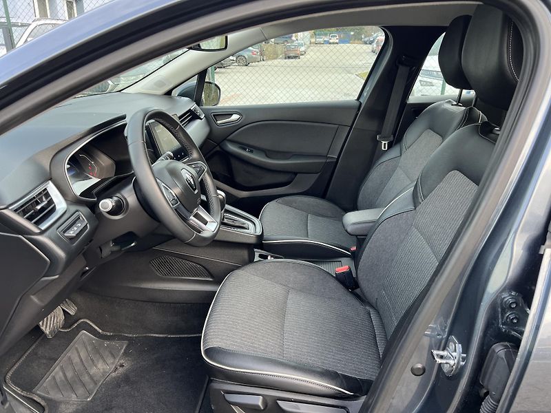 Renault Clio 1.6i E-TECH HYBRID AUTOMAT - fotka 7 z 33