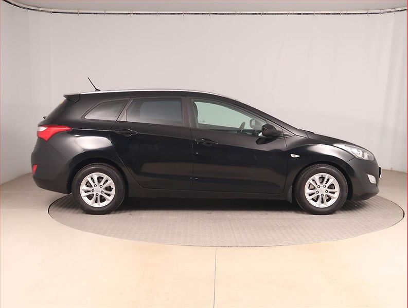 Hyundai i30 (2013) 1.6 MPI, LPG, Tempomat - fotka 6 z 15