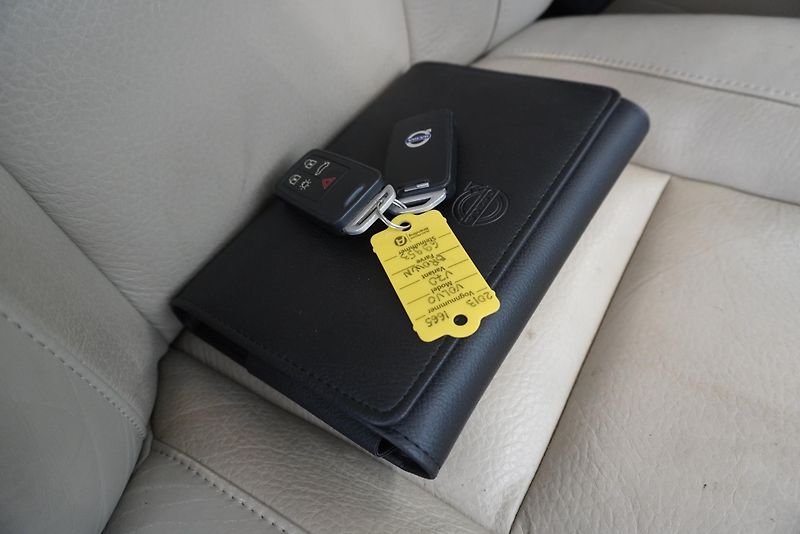 Volvo V70 2.0 D4 120kW MOMENTUM - fotka 25 z 26
