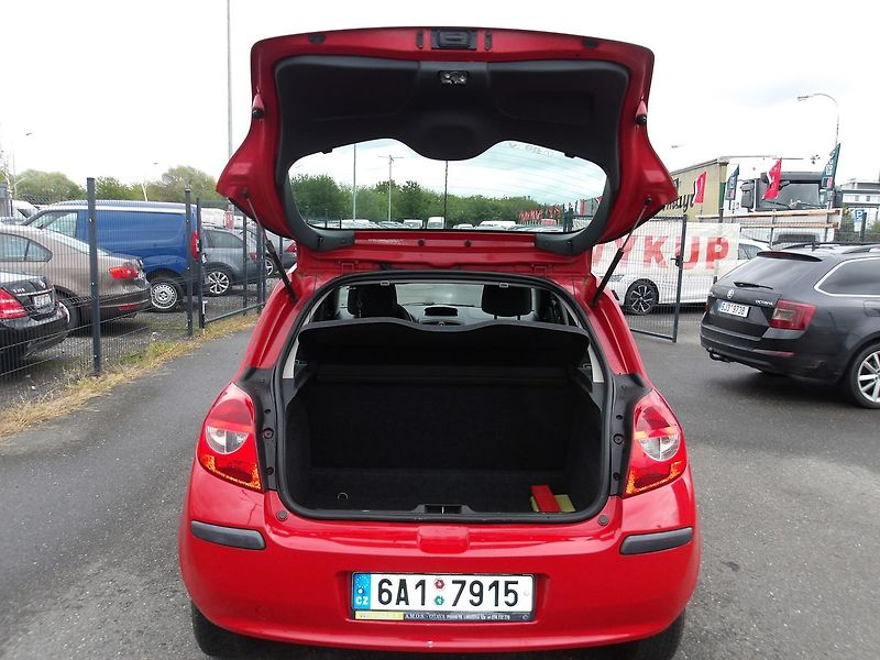 Renault Clio 1,2i ČR NAJ.62000 km !!! - fotka 15 z 31