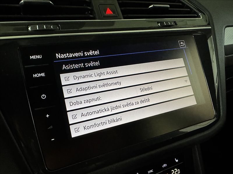 Volkswagen Tiguan 2,0 TDi  DSG Active LED Assist - fotka 30 z 49