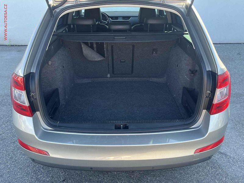 Škoda Octavia (2014) 1.6 TDi, DSG, STK 12/27 - fotka 7 z 14