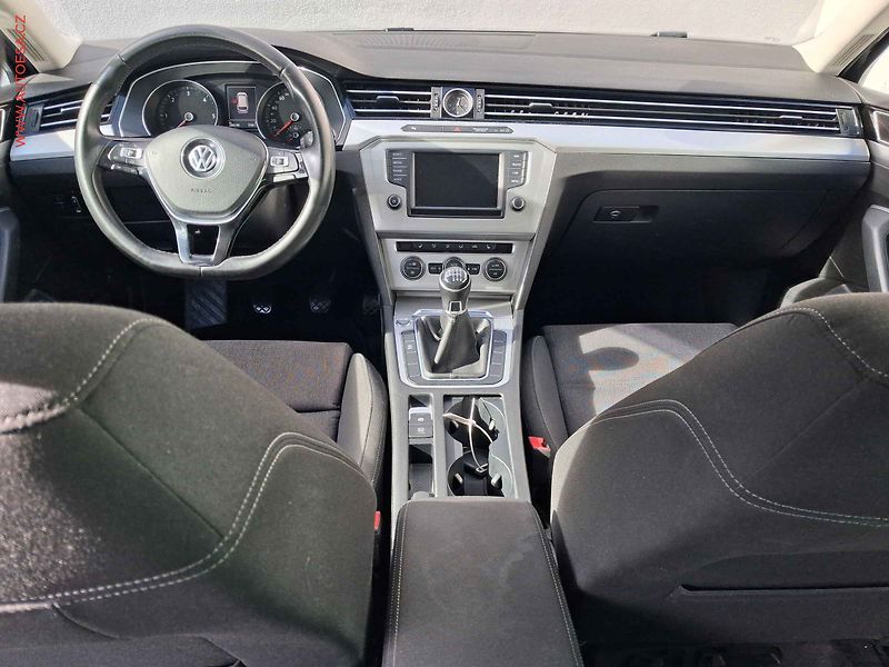 Volkswagen Passat (2016) 2.0 TDi, LED, navi, park - fotka 8 z 19