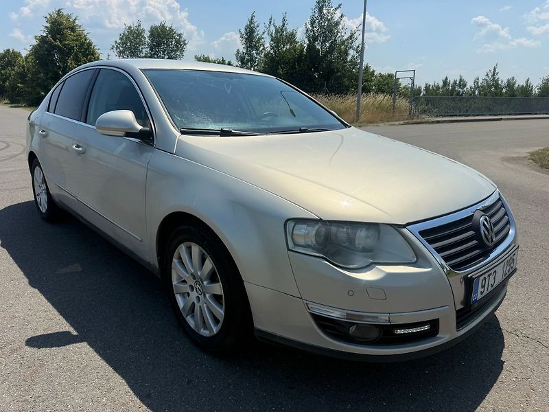 Volkswagen Passat 2,0 103 KW KLIMATIZACE PLNĚ DO - fotka 7 z 15