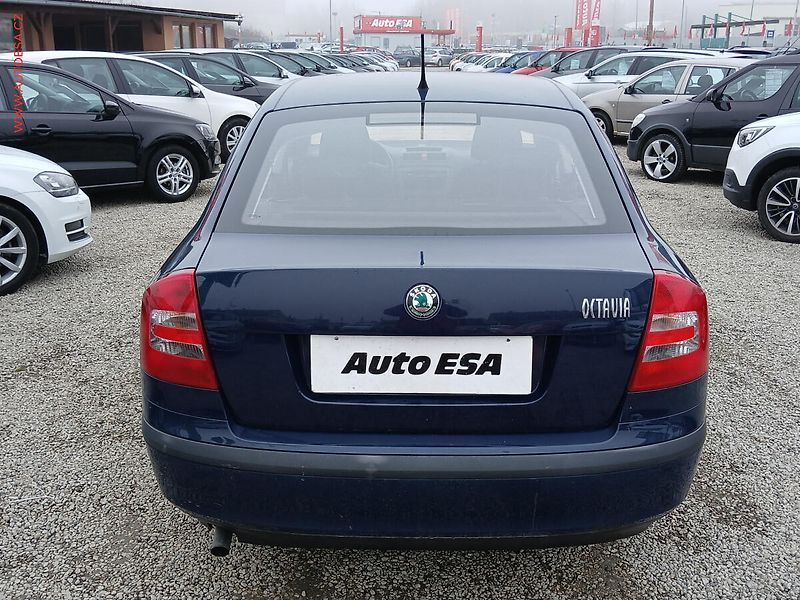 Škoda Octavia (2011) 1.6i, 2.maj,ČR - fotka 5 z 15