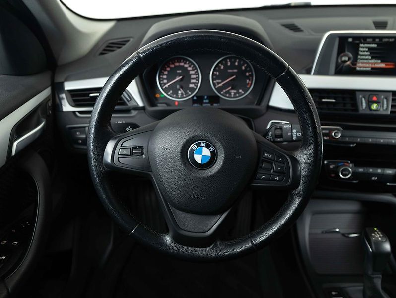 BMW X1 sDrive 18i - fotka 13 z 22