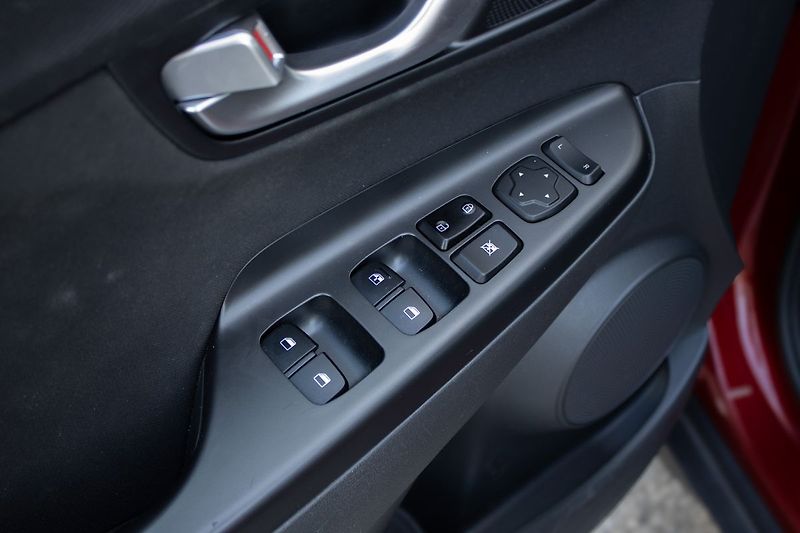 Hyundai Kona 145 kW, záruka do 1.8.2028, ta - fotka 24 z 35