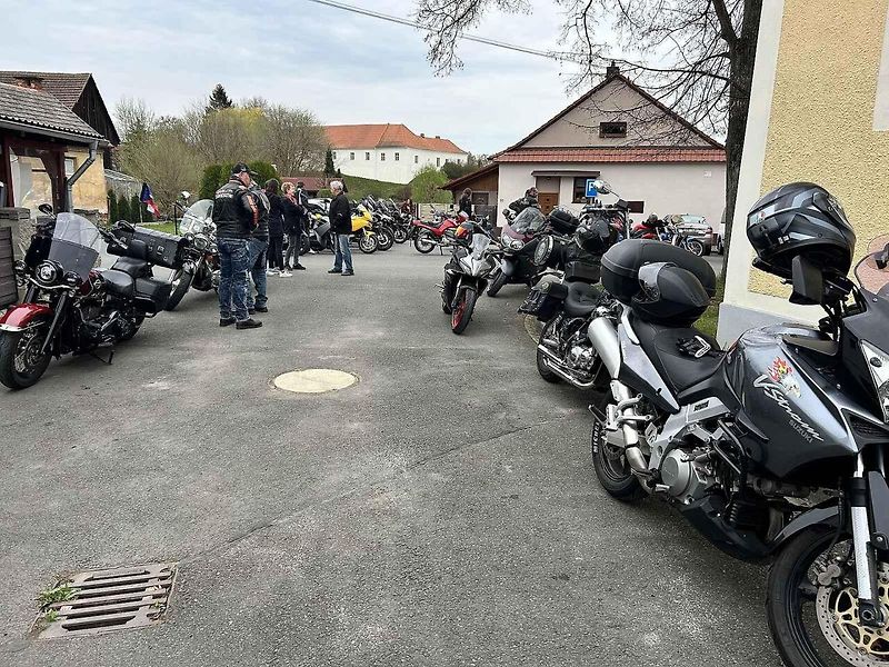 Žehnání motorek v Puclicích.