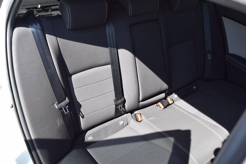 Toyota Avensis (2018) 1.8VVTI 108kw TEAM D XEN NAVI - fotka 43 z 50