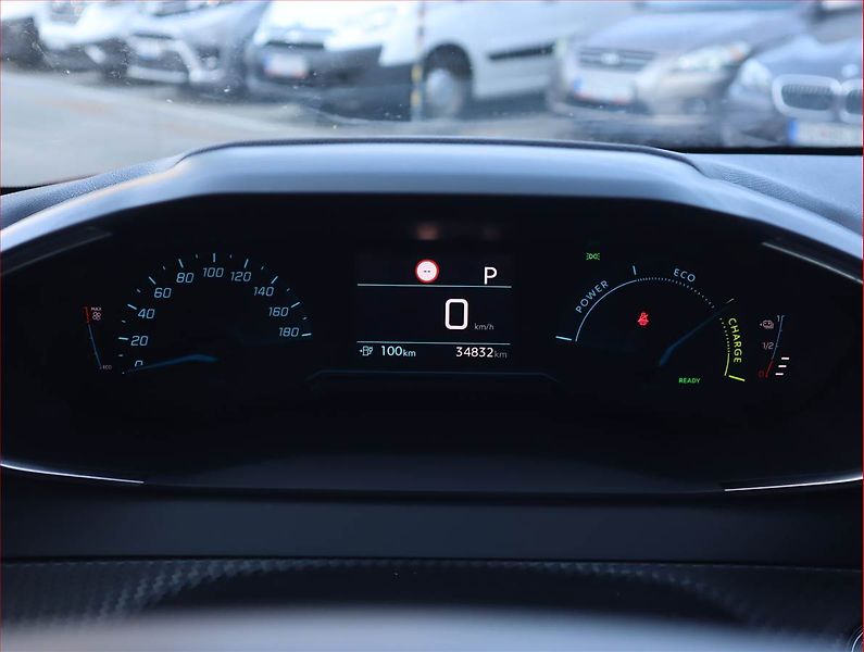 Peugeot 208 (2022) Allure 50 kWh, SoH 100% - fotka 11 z 23