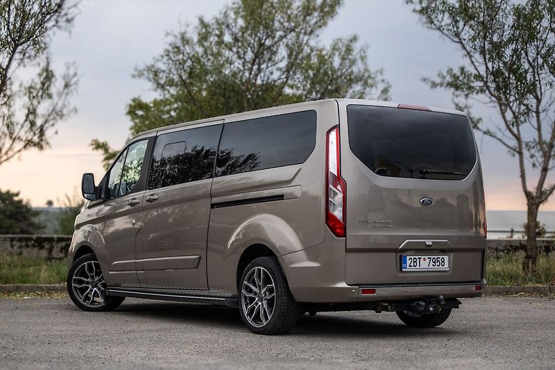 Ford Tourneo Custom - fotka 7 z 24