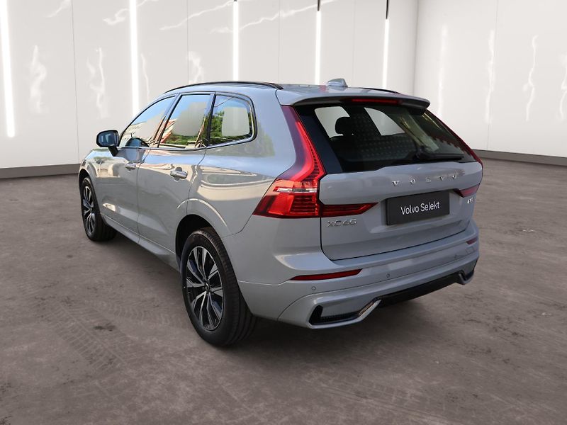 Volvo XC60 (2025) Plus, B5 AWD Mild hybrid - fotka 2 z 21