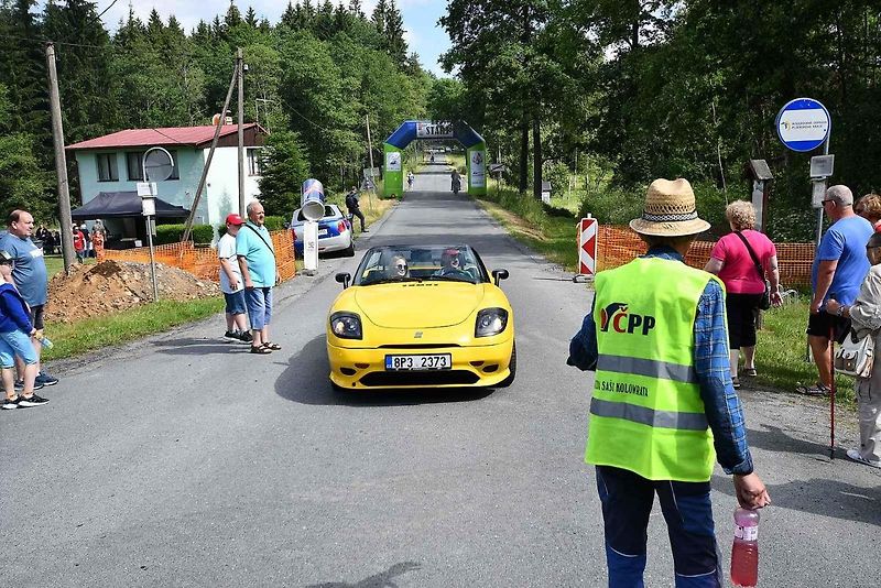 Přehlídka historie, noblesy, technických zajímavostí a unikátů. To byla Jízda Saši Kolowrata.