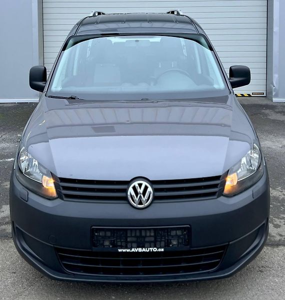 Volkswagen Caddy (2014) TDI DSG 2014 7 MÍST TAŽNÉ - fotka 2 z 20