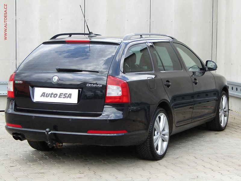 Škoda Octavia (2010) 2.0 TDi, RS, navi - fotka 4 z 17