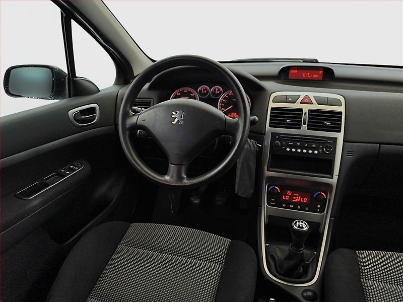 Peugeot 307 (2005) 1.6 HDi, po STK, jezdí dobře - fotka 7 z 13