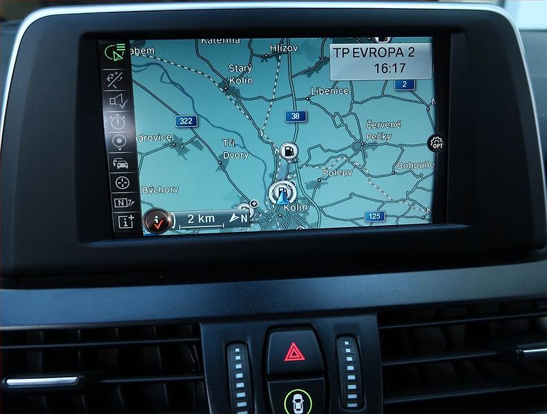 BMW Řada 2 (2015) 218d Gran Tourer, Automat - fotka 18 z 21