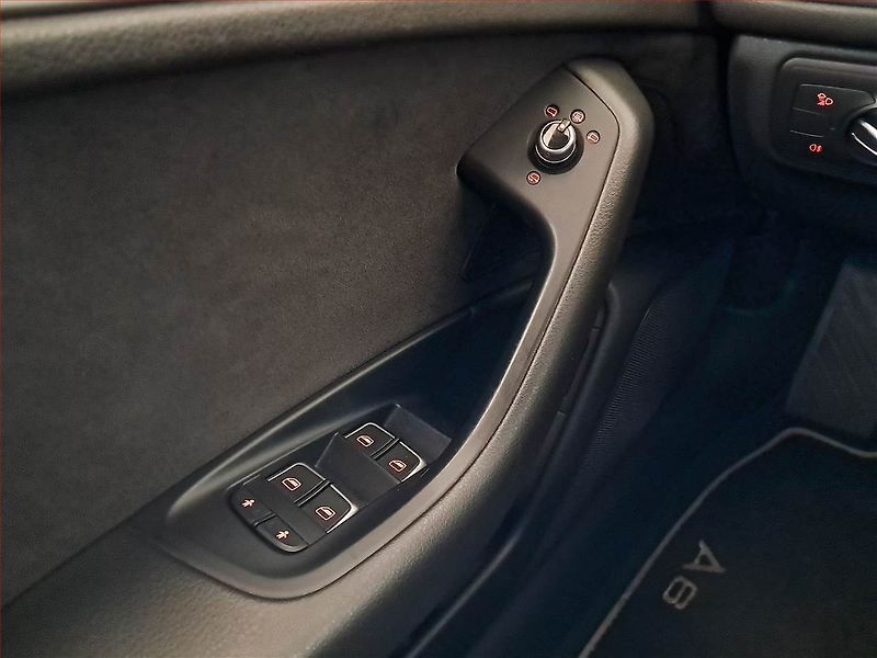 Audi A6 Allroad (2014) 3.0 TDI, 4X4, Automat, Kůže - fotka 18 z 20