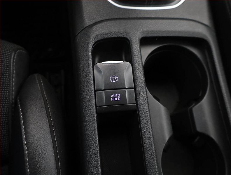 Hyundai i30 (2018) Style 1.4 T-GDI, Serv.kniha - fotka 17 z 19
