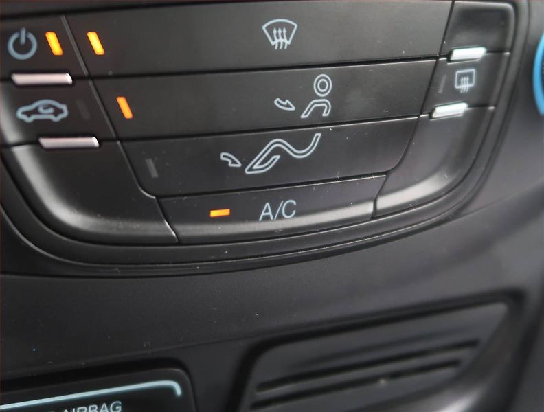 Ford B-MAX (2015) 1.0 EcoBoost, Serv.kniha - fotka 15 z 16