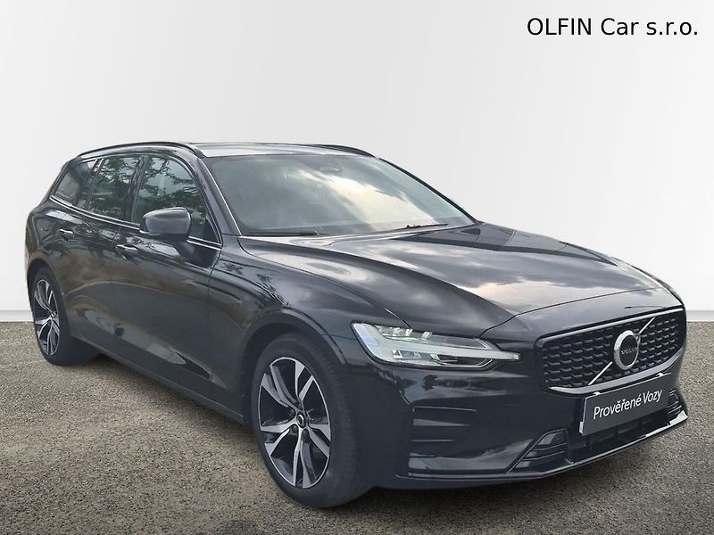 Volvo V60 B4 benzin Plus Dark DCT - fotka 3 z 26