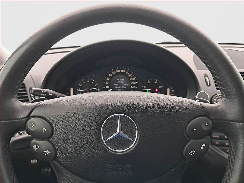 Mercedes-Benz Třídy E (2007) Edition E 280 CDI 4MATIC, 4X4 - fotka 16 z 16