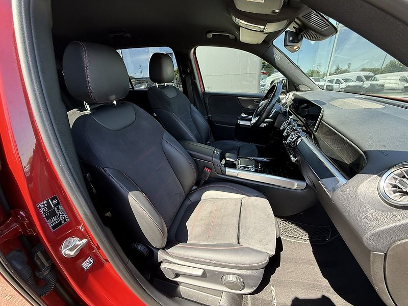 Mercedes-Benz GLB (2020) 250 4MATIC - fotka 38 z 45