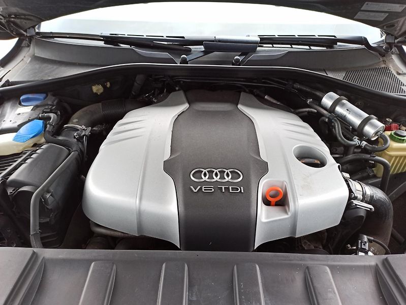 Audi Q7 3.0 TDi QUATTRO ČR SERVIS AUDI - fotka 39 z 44