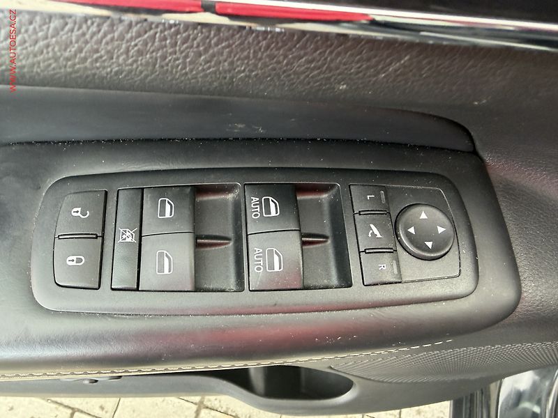 Jeep Grand Cherokee (2016) 3.0 CRD 4x4, AT, bixen, kůže - fotka 22 z 28