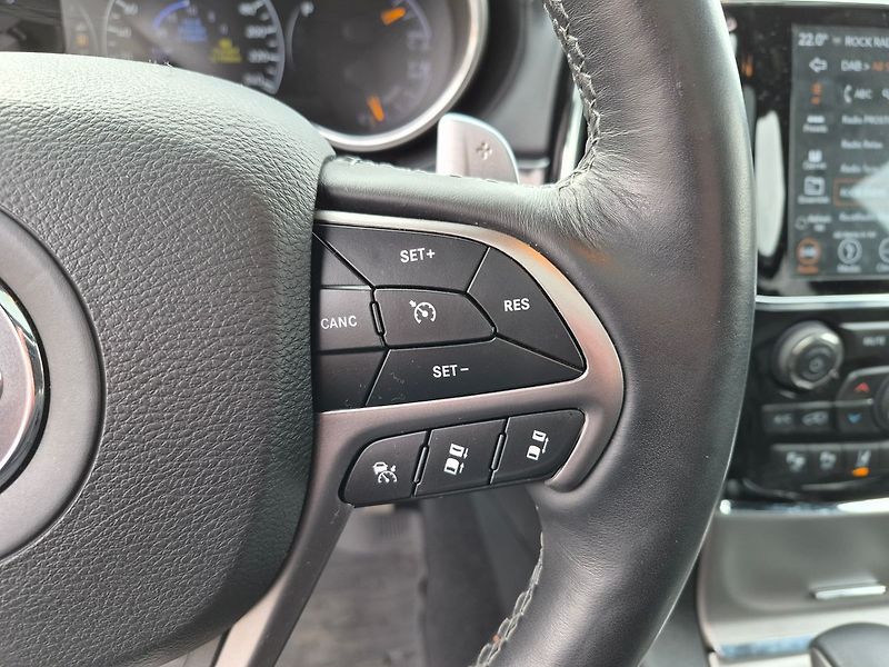 Jeep Grand Cherokee 3.0 CRD 4WD Overland - fotka 9 z 25