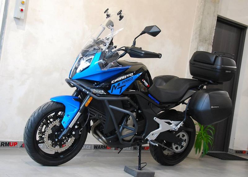 CFMOTO 650 MT (2020) 650MT Premium - hezký stav, pů - fotka 13 z 20