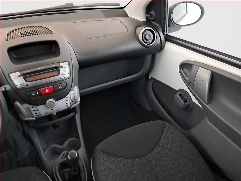 Peugeot 107 (2011) 1.0, po STK, Klima, udržované - fotka 8 z 14