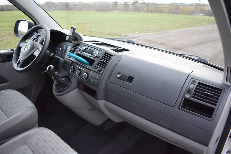Volkswagen Transporter 2,0 TDI AC,ODPOČET, SERVIS! - fotka 9 z 11