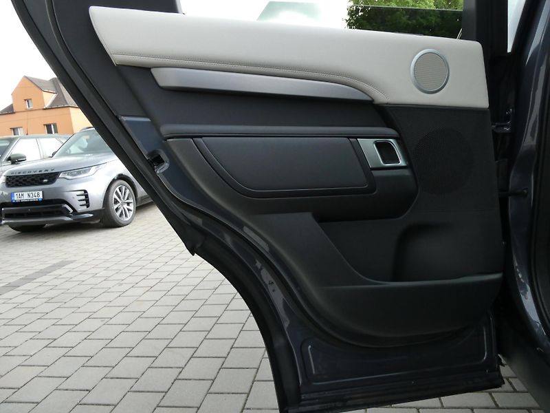 Land Rover Discovery 5 3,0 Gemini D350 - fotka 18 z 45