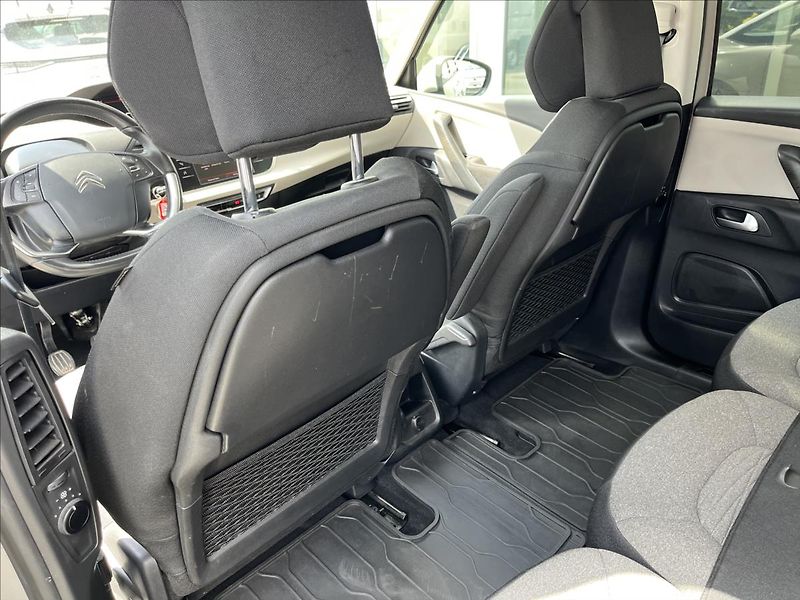 Citroën C4 SpaceTourer 1,5   HDi Feel 7 míst - fotka 19 z 21