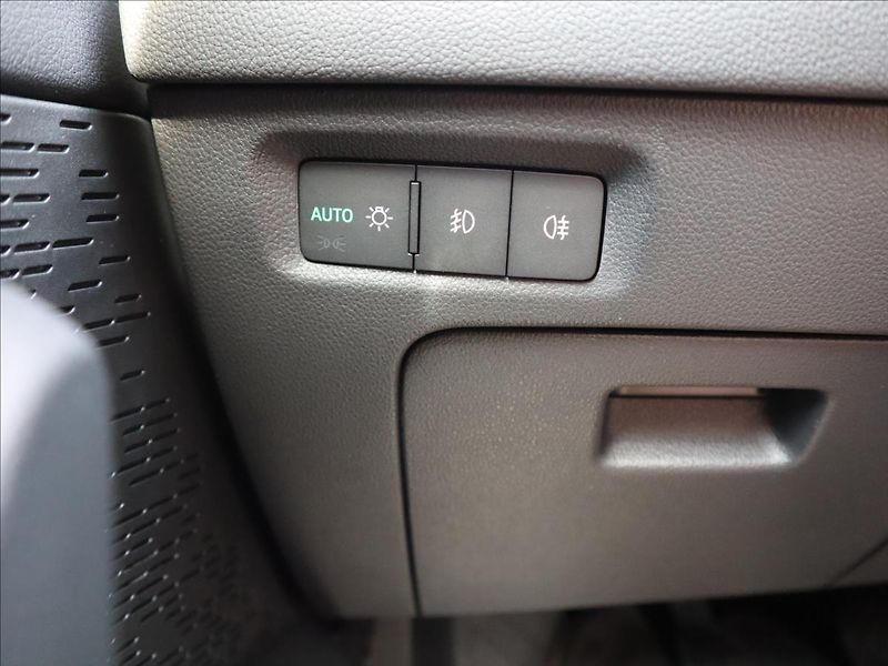 Škoda Octavia 1,5 TSi 110kW Selection ParkPi - fotka 11 z 38
