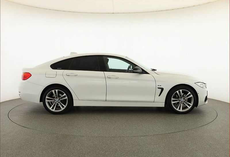 BMW Řada 4 (2014) 420d xDrive, 4X4, Automat - fotka 6 z 18