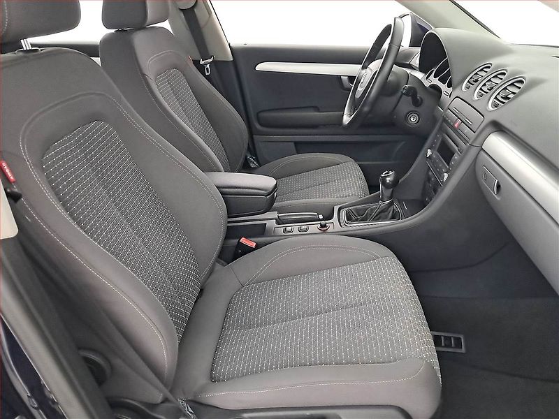 Seat Exeo (2009) 2.0 TDI, Tempomat - fotka 9 z 16
