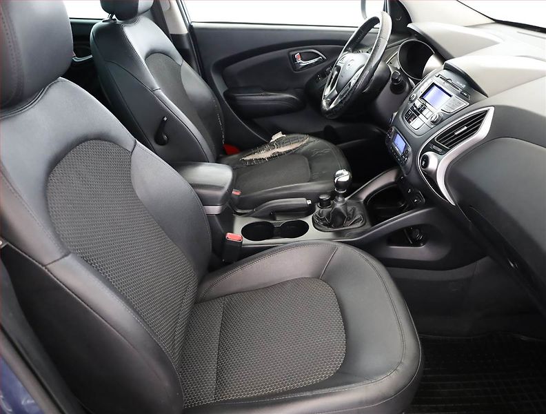 Hyundai ix35 (2011) 2.0 CRDi, 4X4, po STK - fotka 7 z 15