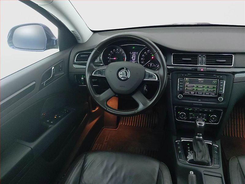 Škoda Superb (2013) Laurin&Klement 2.0 TDI - fotka 7 z 23