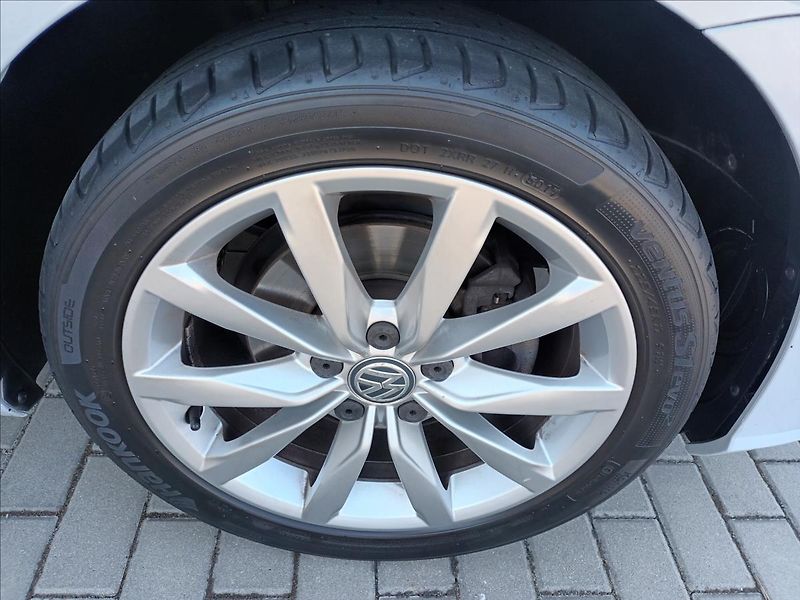 Volkswagen Golf 1,0 TSI,ČR,1MAJ,RADAR,LED,DPH - fotka 26 z 42