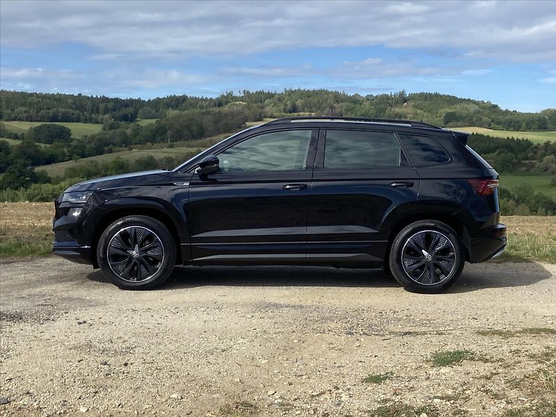 Škoda Karoq 2,0 TDI DSG Sportline 4x4 DPH - fotka 4 z 37