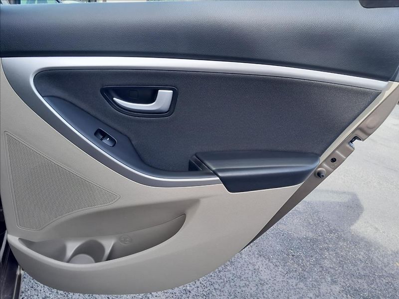 Hyundai i30 1,4i16V 73kW - fotka 27 z 48