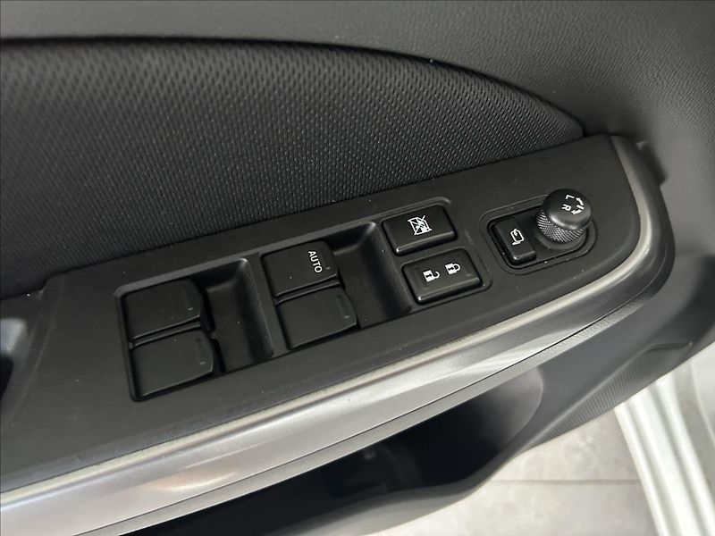 Suzuki Swift 1,2   HYBRID,AUTOMAT,1.MAJ,ČR - fotka 8 z 26