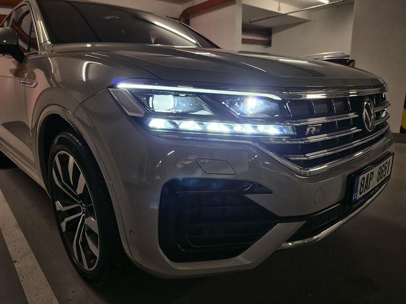 Volkswagen Touareg (2021) R-Line 210KW TAŽ. ČR 1.Maj.TOP - fotka 24 z 50
