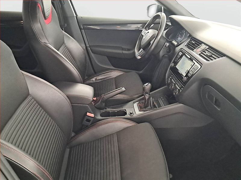 Škoda Octavia (2016) RS 2.0 TDI, Serv.kniha, Kůže - fotka 9 z 18