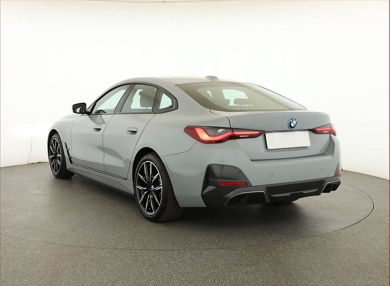 BMW i4 (2022) eDrive40, SoH 91% - fotka 4 z 20