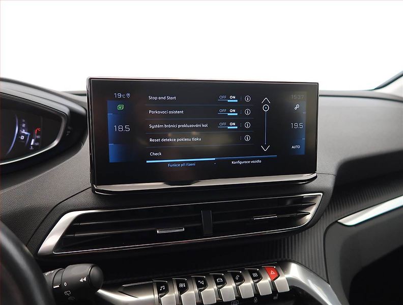 Peugeot 3008 (2022) Active Pack 1.2 PureTech - fotka 17 z 24